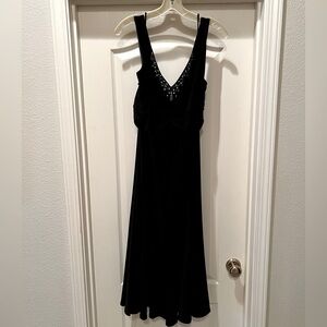 Evan Picone Black sleeveless evening dress Size 16